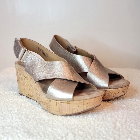 Clarks Artisan Womens Wedge - Picture 1 of 13